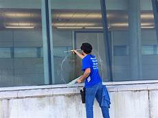 Outdoor Window Cleaner